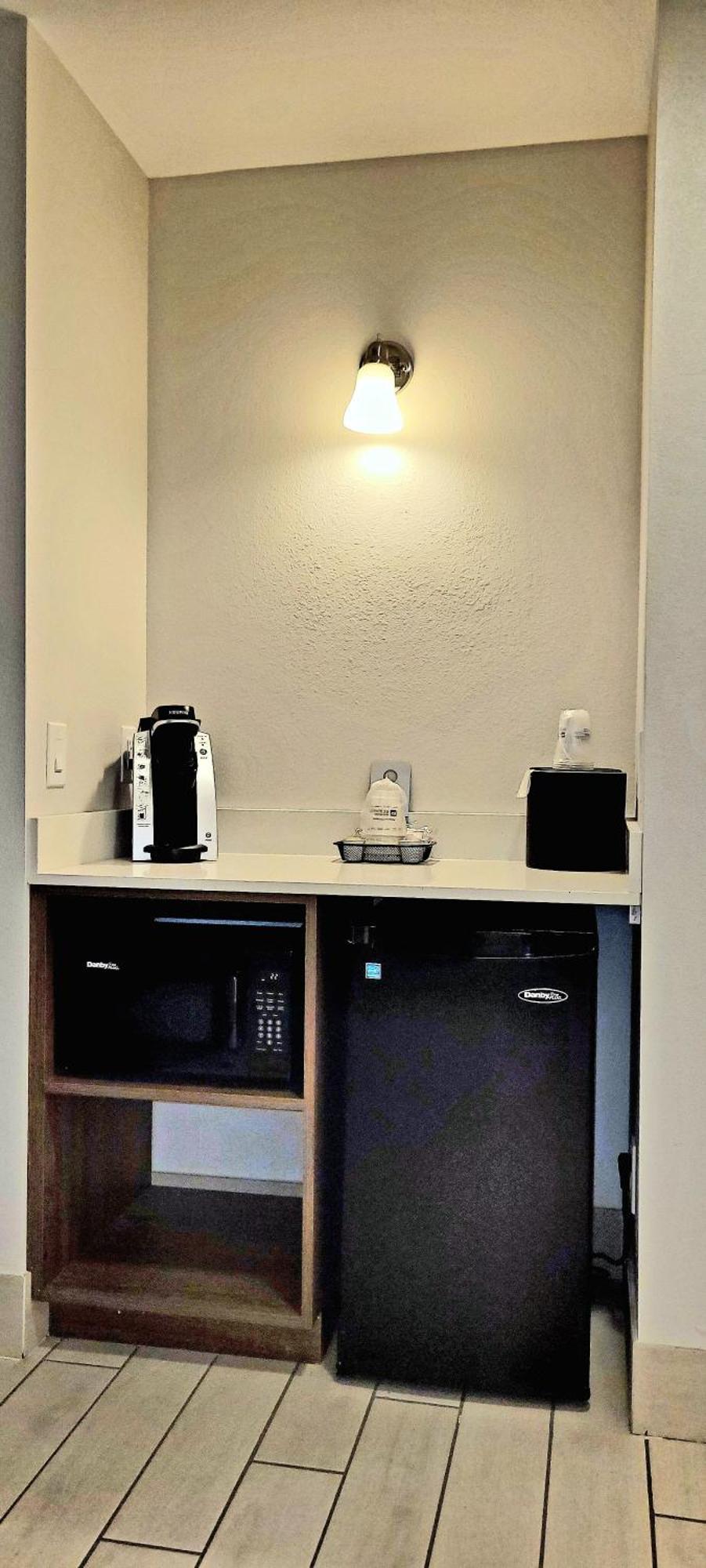 Best Western Plus Coachella Valley Inn & Suites Катидрал-Сити Экстерьер фото